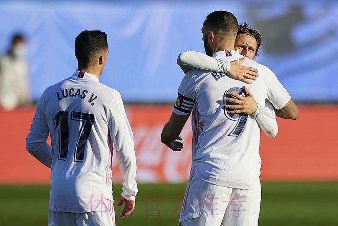 西甲-拉莫斯复出本泽马双响 皇马2-1逆转埃尔切